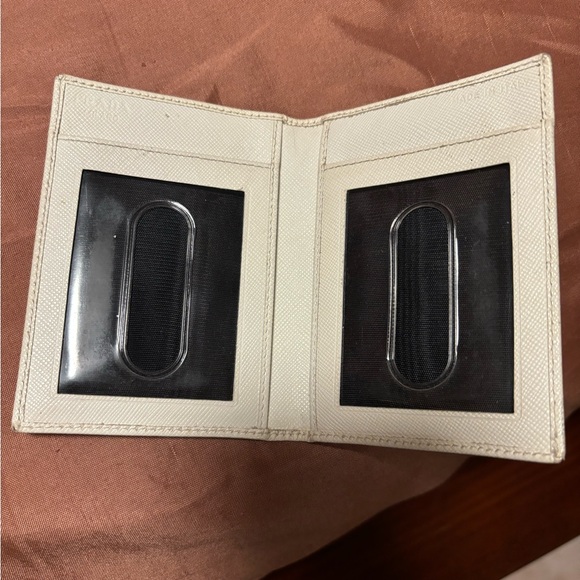 Prada Wallet - Picture 6 of 8
